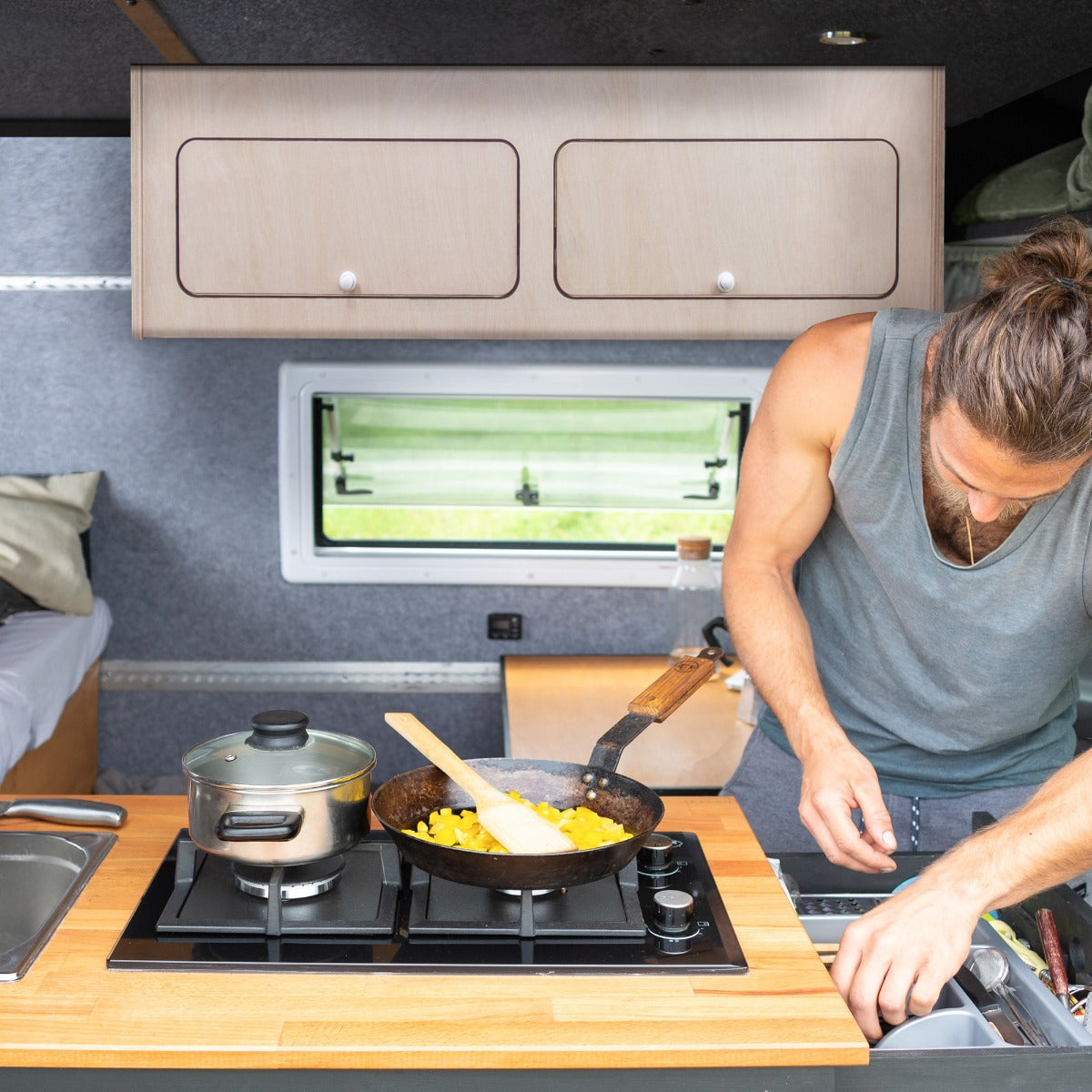 Wohnwagen Hängeschrank – 100cm x 35cm x 35cm