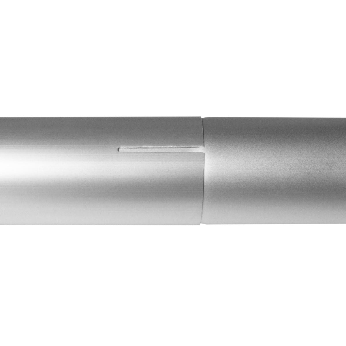 Silberne Saugstange aus Aluminium mit glatter, glänzender Oberfläche und präziser Verbindung für den Maxblast Nass- und Trockensauger