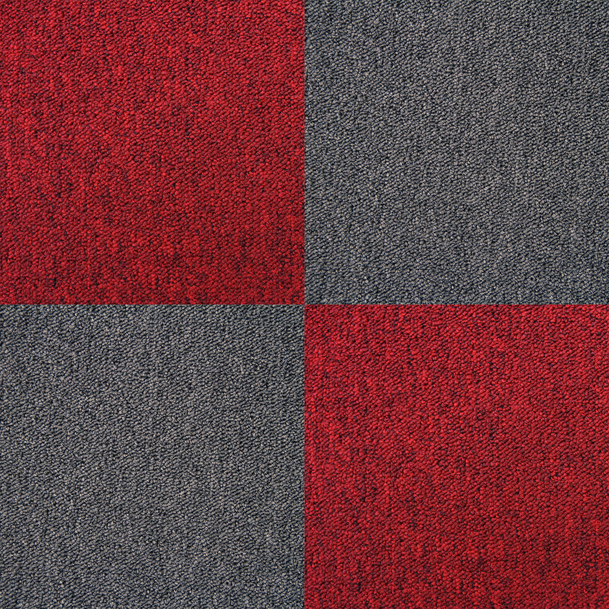 Anthrazitfarbene Teppichfliesen mit feiner Textur, ideal für moderne Räume, bieten eine stilvolle und langlebige Bodenlösung in 10m²