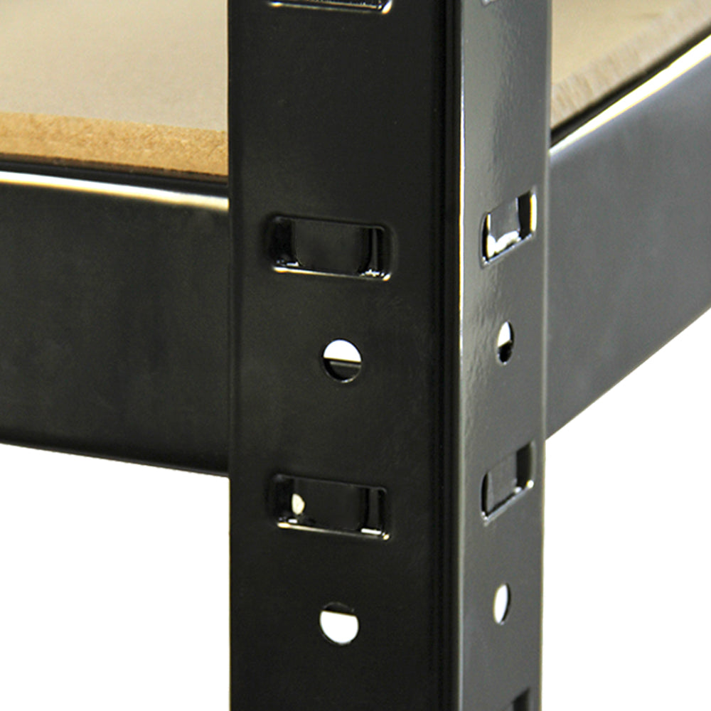 Schwarzes Metallregalsystem mit robusten, perforierten Seiten und einer stabilen Holzwerkbank, ideal für Werkstätten und Lagerräume