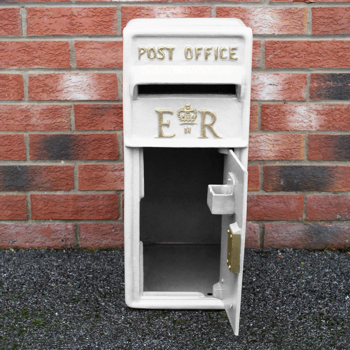 Briefkasten mit Bodenständer Weiß