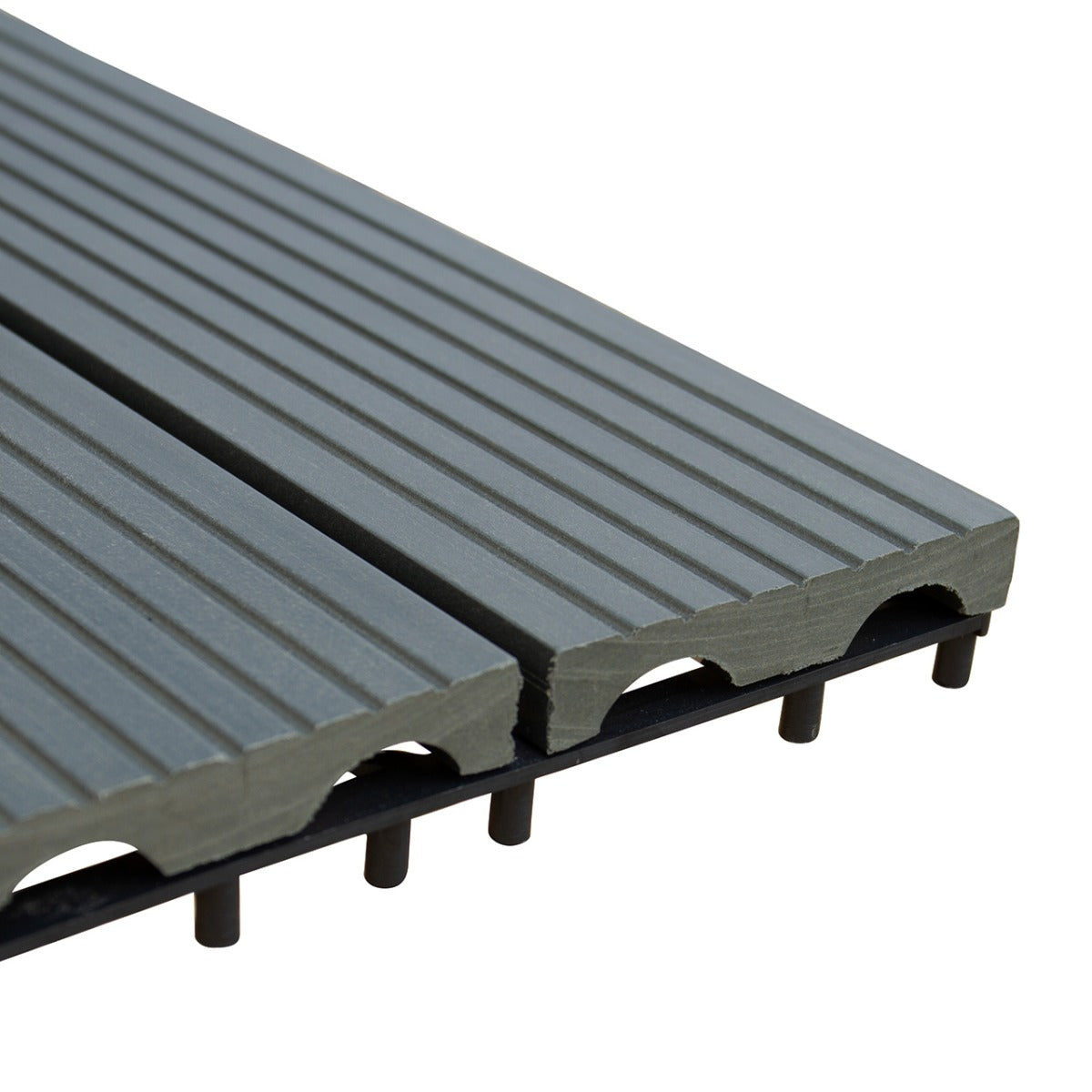 Grau WPC Terrassenfliesen 30 x 30 cm mit gerillter Oberfläche, robust und wetterbeständig, ideal für Außenbereiche und Terrassen