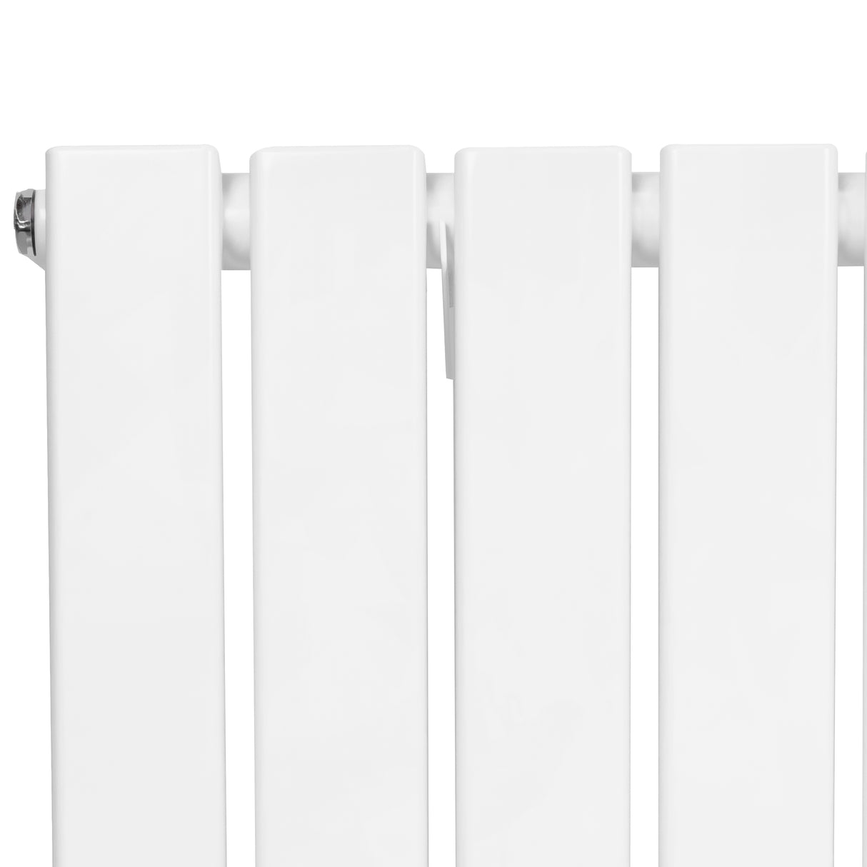 Flachheizkörper in elegantem Weiß, 600mm x 910mm, mit glatten, rechteckigen Lamellen und robustem, modernem Design für effiziente Wärmeverteilung