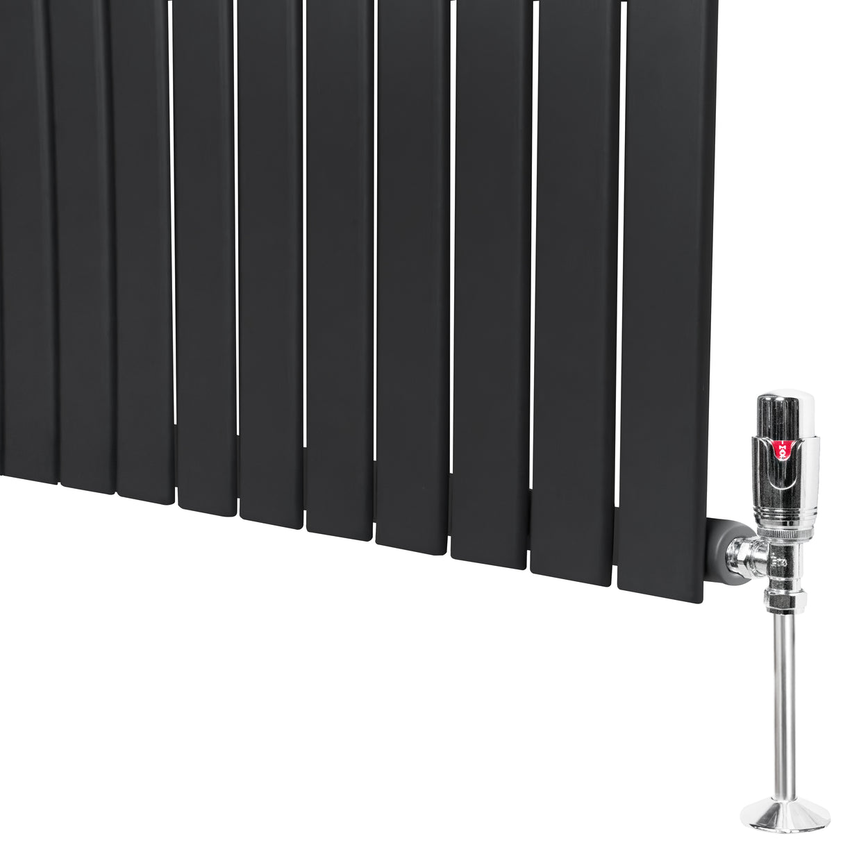 Flachheizkörper in Anthrazitgrau, 600mm x 1190mm, mit vertikalen Lamellen und glänzendem Ventil, ideal für moderne Innenräume