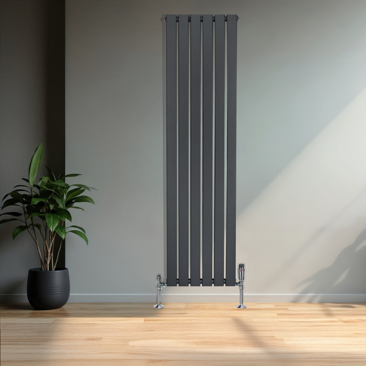Flachheizkörper in Anthrazitgrau, 1600mm x 420mm, mit schlanken vertikalen Lamellen und glänzenden Ventilen, ideal für moderne Innenräume
