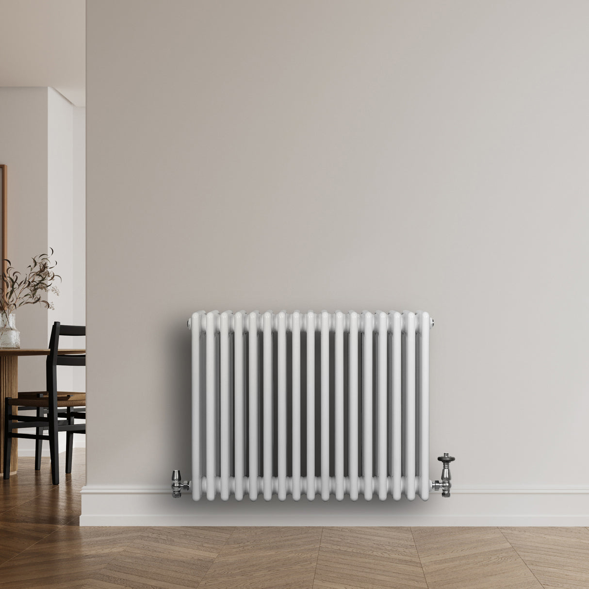 Röhrenheizkörper mit 4 Säulen in Weiß, 600mm x 785mm, glänzende Oberfläche, modern und elegant, ideal für Wohnräume und effiziente Wärmeverteilung