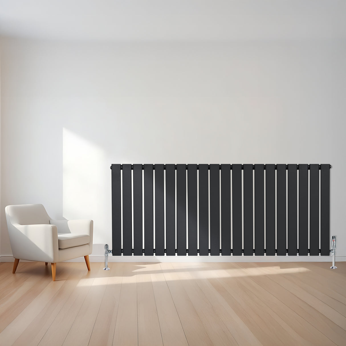Flachheizkörper in Anthrazitgrau, 600mm x 1400mm, mit vertikalen Lamellen, elegant und modern, ideal für stilvolle Wohnräume