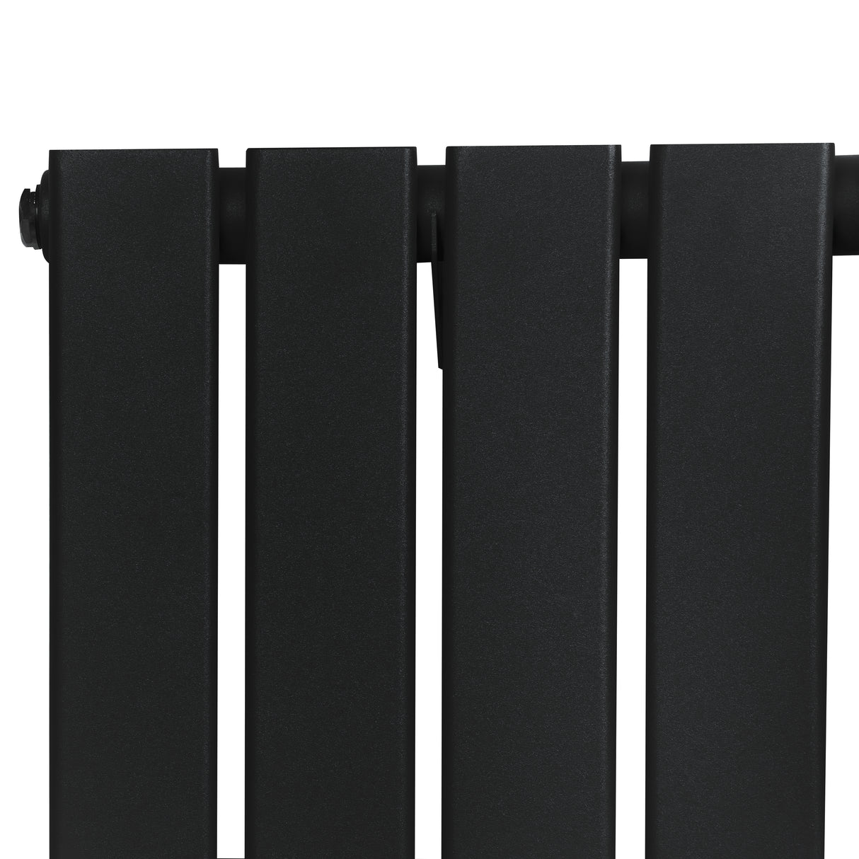 Flachheizkörper in elegantem Schwarz, 1600mm x 560mm, mit glatter, mattschwarzer Oberfläche und modernen, rechteckigen Lamellen für effiziente Wärmeabgabe