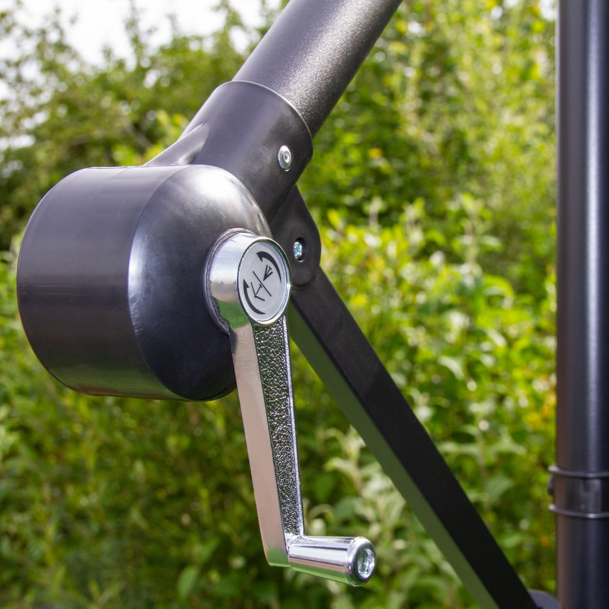 300cm LED Ampelschirm Sonnenschirm mit fächerförmigem Sockel - Grün