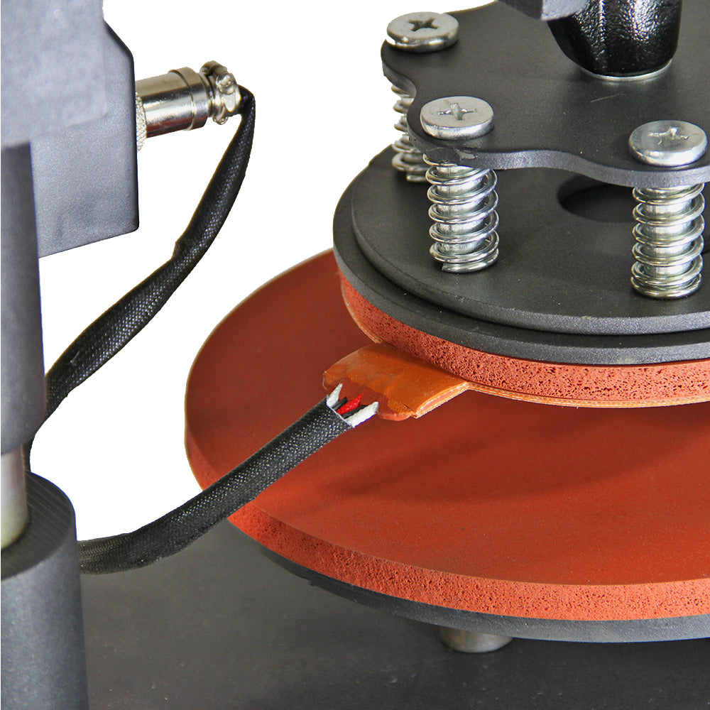 Detailansicht der PixMax Sublimationsplatten-Heißpresse mit rotbraunem Gummipad, Schrauben und Federn, die die Druckmechanik unterstützen