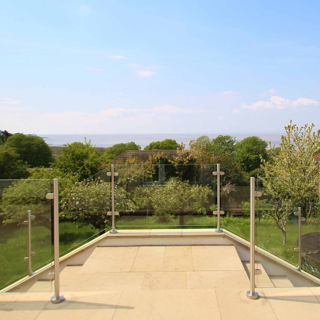 MonsterShop Edelstahl Balustrade Mittelpfosten 110cm H