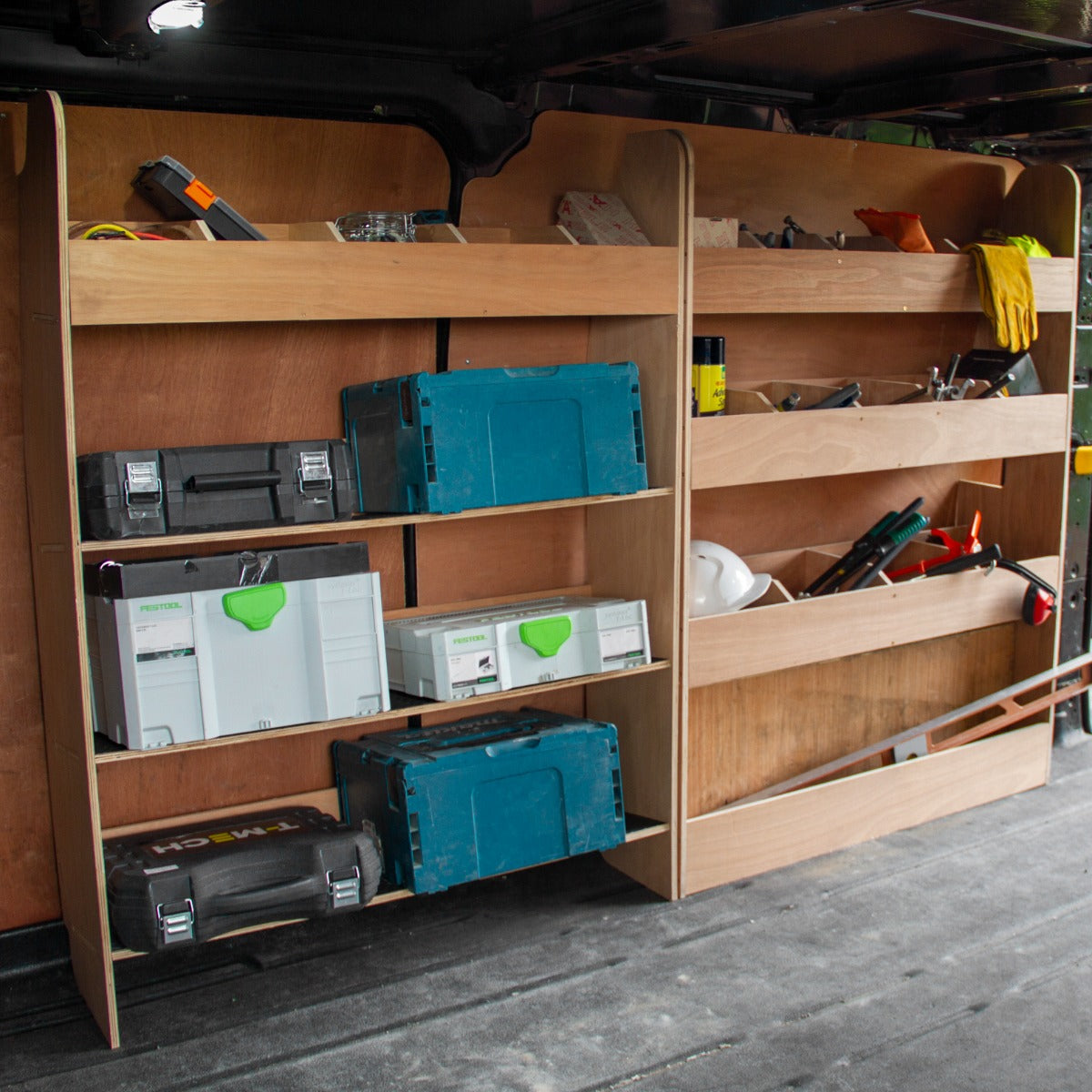 Ford Transit Custom Regal & Werkzeugkasten Fahrzeugeinrichtung
