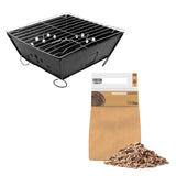 Tragbarer Grill aus robustem Metall mit verchromtem Grillrost und Eichenholzchips in einer braunen Verpackung für intensiven Rauchgeschmack