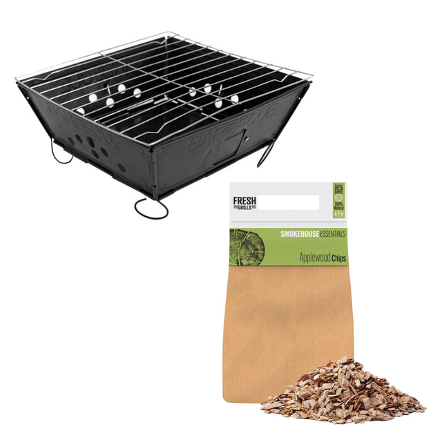 Tragbarer Grill aus robustem Metall mit verchromtem Grillrost und Apfelholz-Holzchips in einer braunen Verpackung für aromatisches Grillen