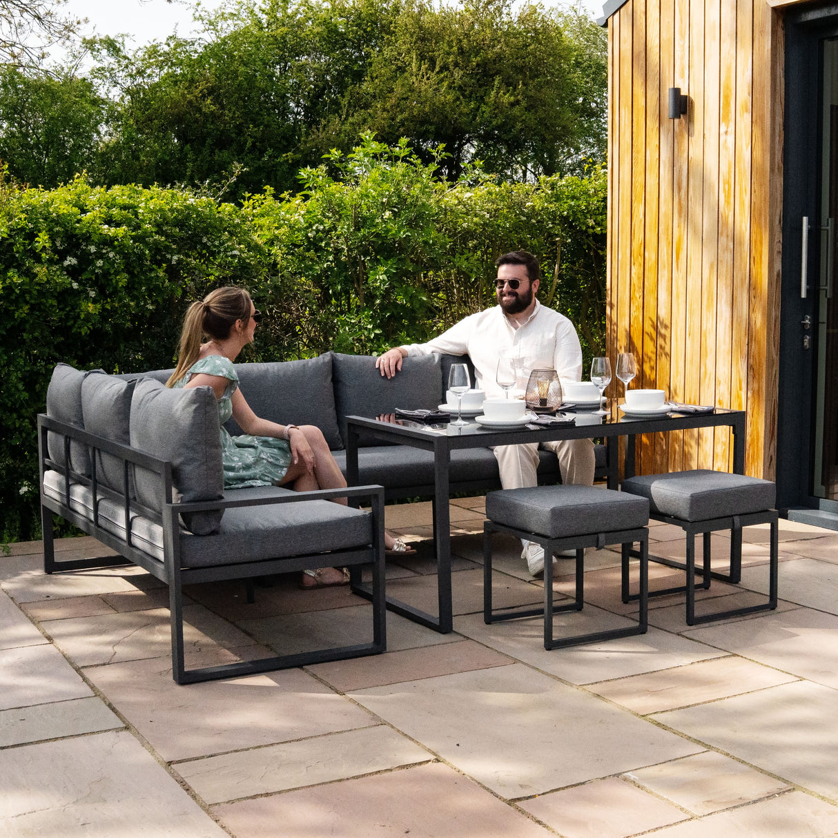Tisch-Pizzaofen & Aluminium-Ecksofa-Set – Anthrazitgrau