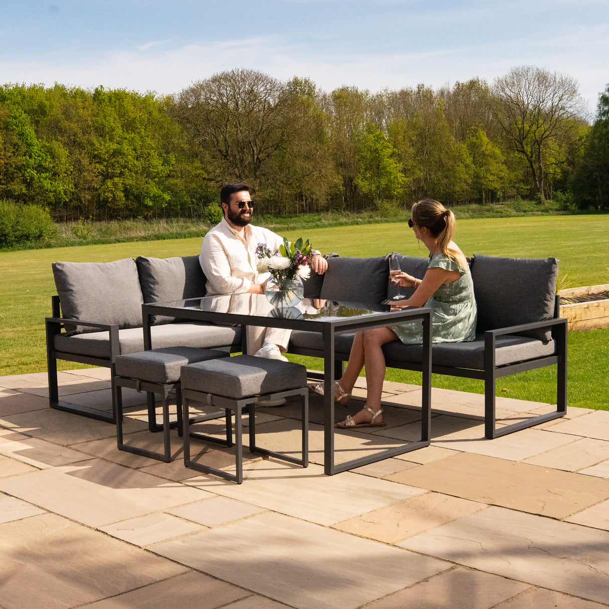 Tisch-Pizzaofen & Aluminium-Ecksofa-Set – Anthrazitgrau