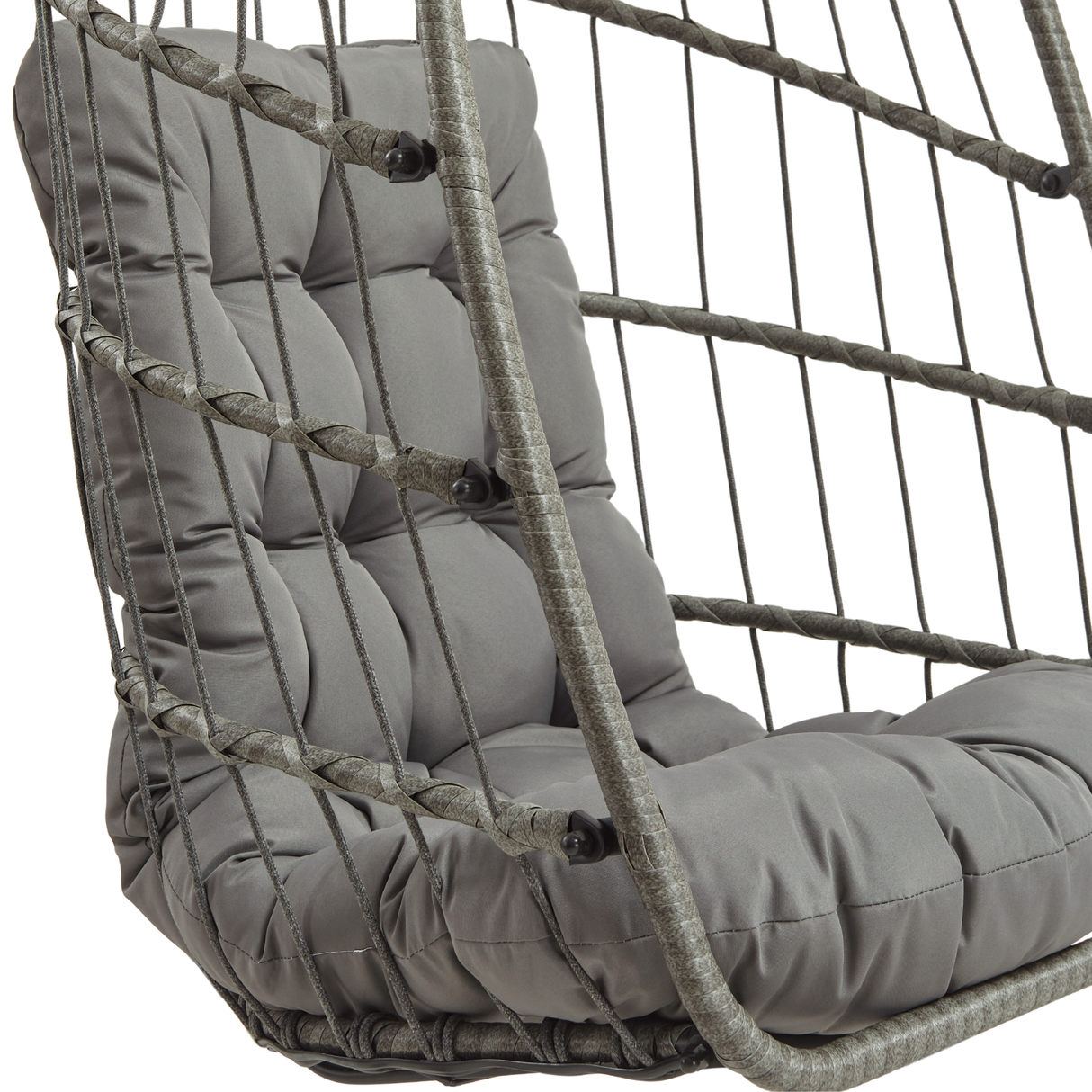 Grau geflochtener Rattan Hängesessel in Eiform mit gepolstertem, quilted Kissen für zusätzlichen Komfort und stilvolles Design