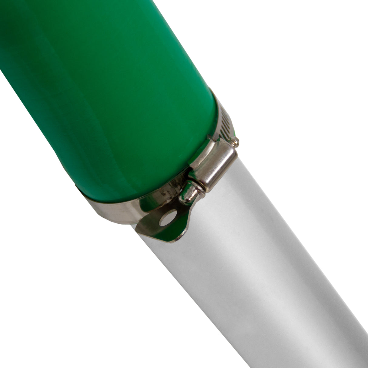 Grüne Dachrinnenstange aus robustem Material mit glänzendem, silbernem Metallverschluss, ideal für den Einsatz mit einem Nass- und Trockenstaubsauger