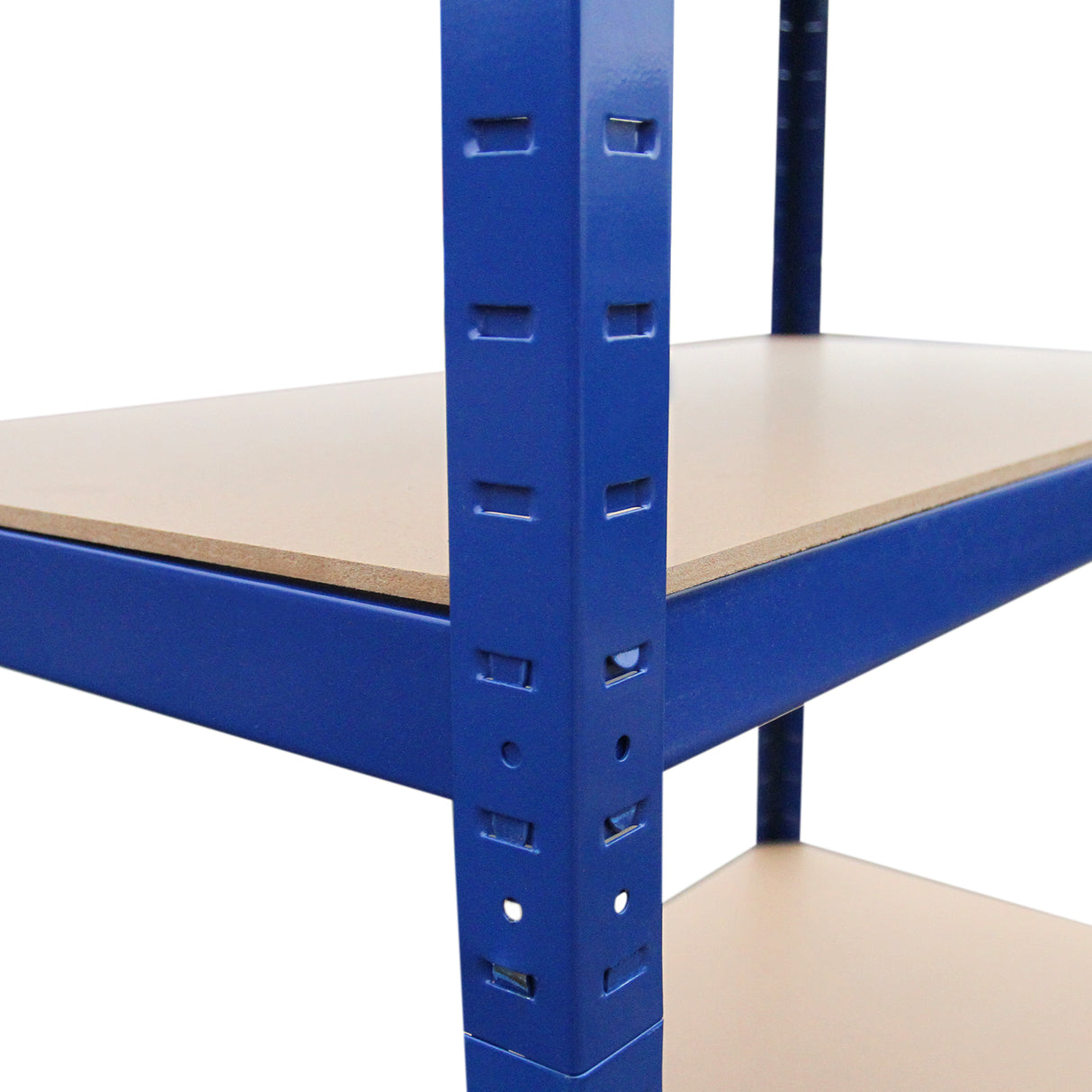 Blaues Regalsystem mit stabilen Metallrahmen und hellbraunen, robusten Ablagen, ideal für Lagerung und Organisation in jedem Raum