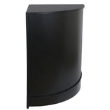 Schwarze Ecktheke aus robustem Material, mit abgerundeter Form und glatter Oberfläche, ideal für Einzelhandelsgeschäfte und Verkaufsräume