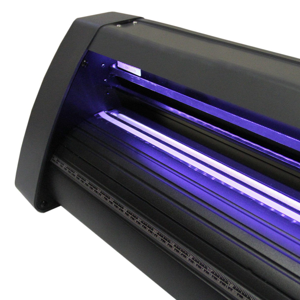 Schwarzer LED-Vinylschneider mit leuchtenden UV-Röhren, präzisen Schneidern und einem robusten Gehäuse für vielseitige Anwendungen in der Drucktechnik