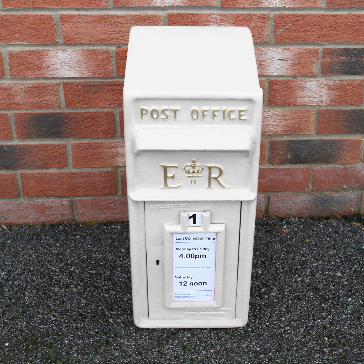 Briefkasten mit Bodenständer Weiß