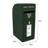 Grüner Briefkasten mit Bodenständer, 57 cm hoch, aus robustem Material, mit goldenen Details und einem Sichtfenster für Briefmarken