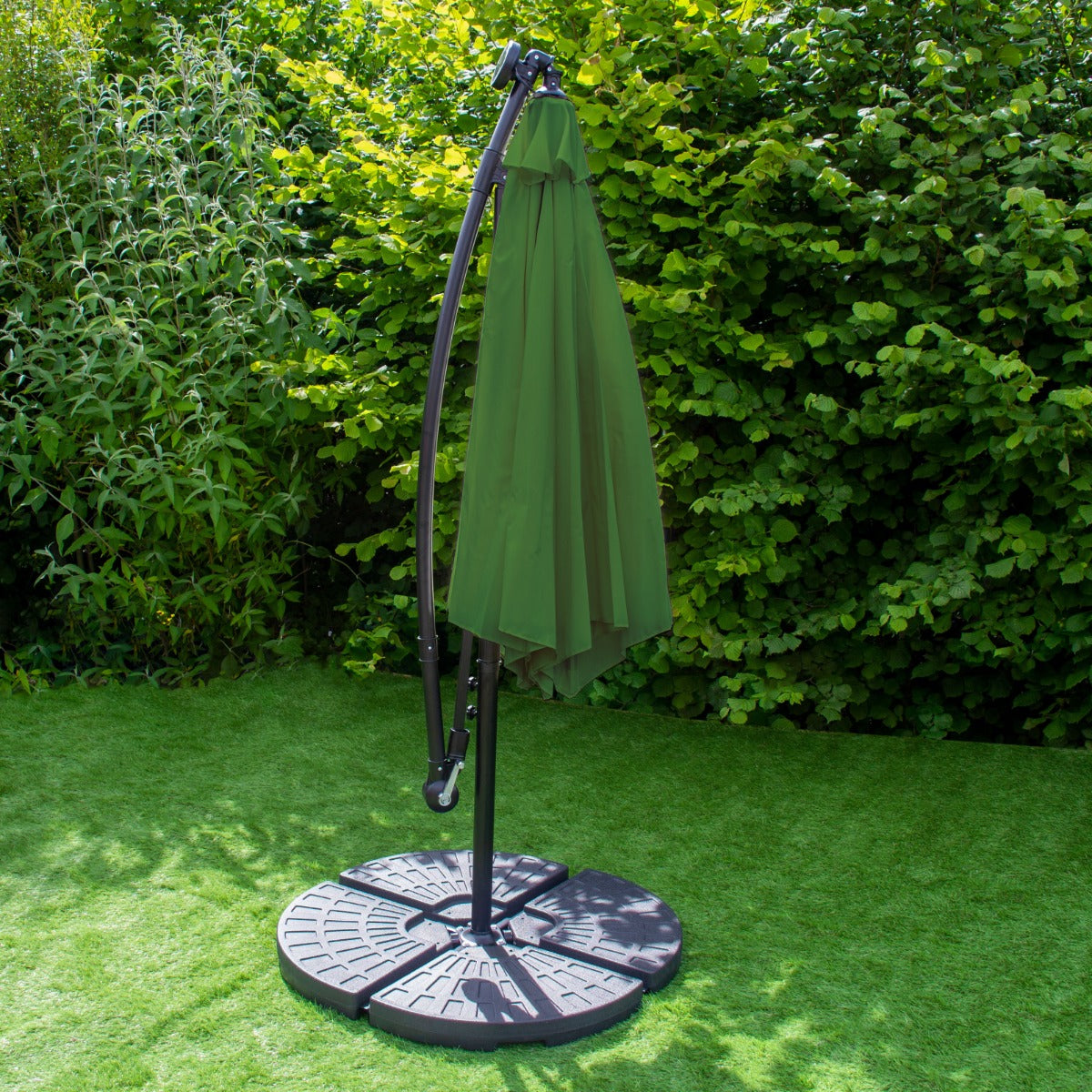300cm LED Ampelschirm Sonnenschirm mit fächerförmigem Sockel - Grün