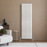 Hochwertiger weißer Gliederheizkörper mit TRV Chromventilen, 1600mm x 480mm, elegant und modern, ideal für Wohnräume mit stilvollem Design