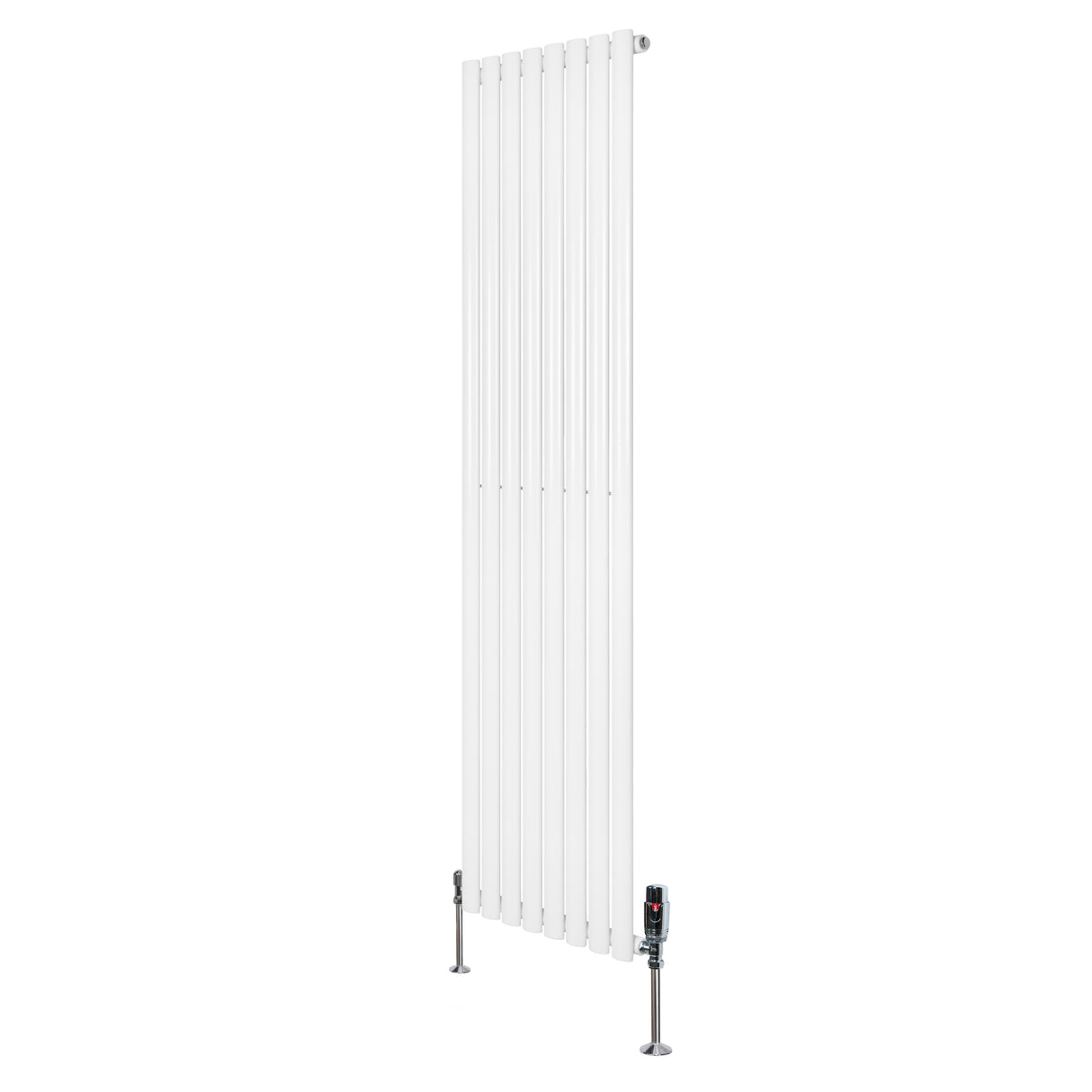 Hochformatiger, weißer Gliederheizkörper mit TRV Chromventilen, 1800mm x 480mm, schlankes Design, glatte Oberfläche und moderne Ästhetik