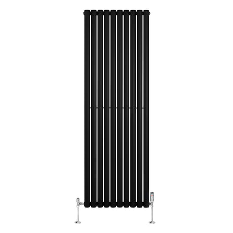 Schwarzer Gliederheizkörper mit TRV Chromventilen, 1800mm x 600mm, vertikale Lamellenstruktur, modernes Design und glatte Oberfläche