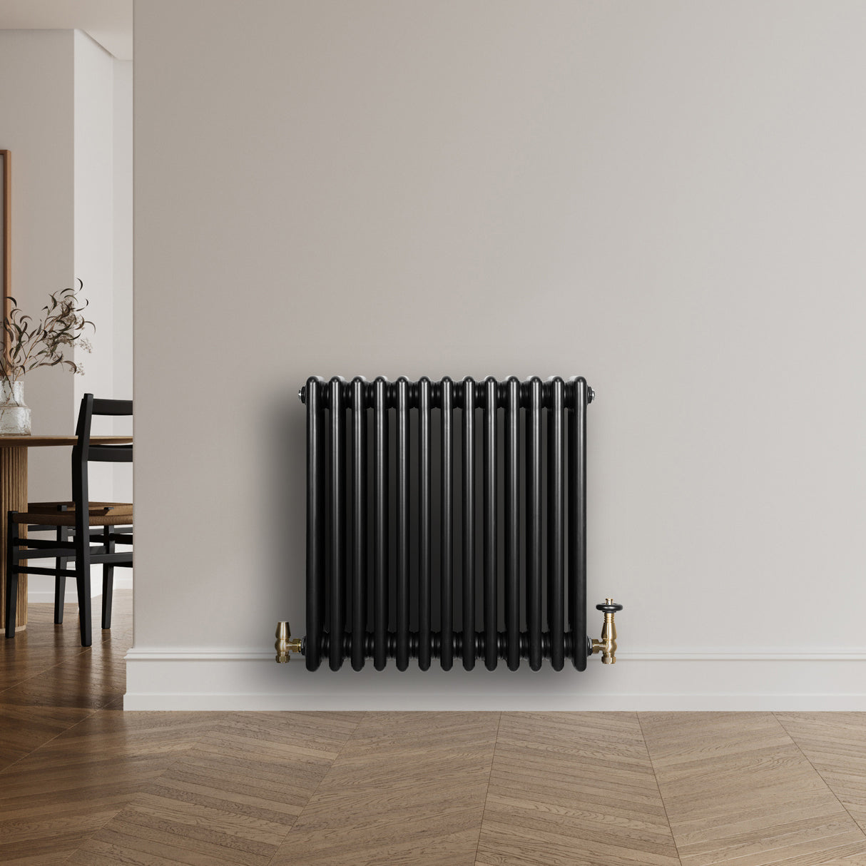 Röhrenheizkörper 4 Säulen mit TRV Chromventile – 600mm x 605mm – Schwarz