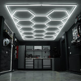 Belüftete Garagenbodenfliesen und sechseckige LED-Leuchten x 225 mit Kanten – Schwarz