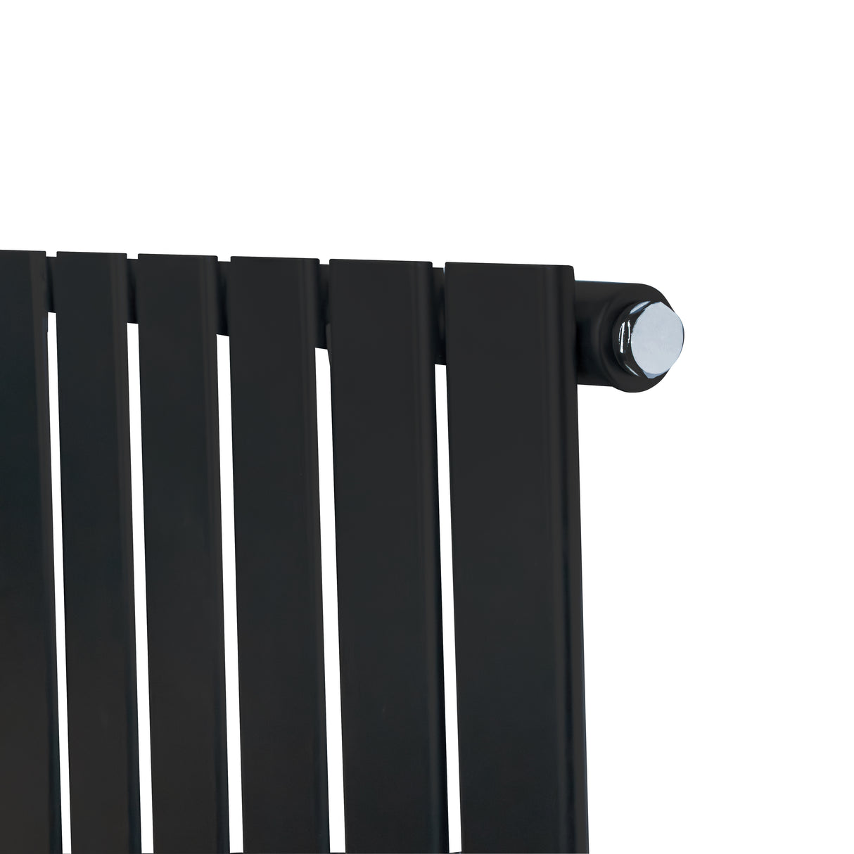 Schwarzer Flachheizkörper mit schlanken, vertikalen Lamellen, 600mm x 910mm, glänzender Anschluss, modernes Design für effiziente Wärmeverteilung
