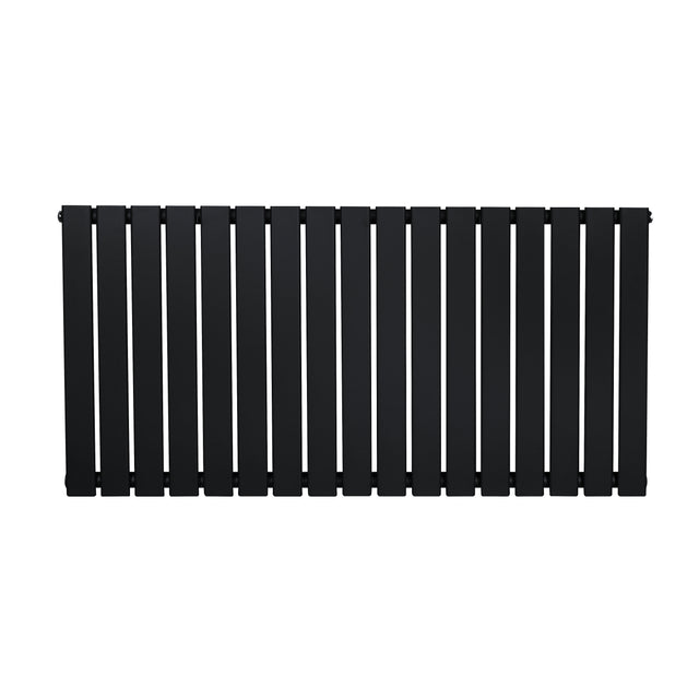 Flachheizkörper in elegantem Schwarz, 600mm x 1190mm, mit schlanken, vertikalen Lamellen für moderne Heizlösungen und stilvolle Innenräume
