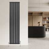 Flachheizkörper in Anthrazitgrau, 1800mm x 420mm, mit schlanken vertikalen Lamellen und modernen, minimalistischen Design, ideal für stilvolle Räume