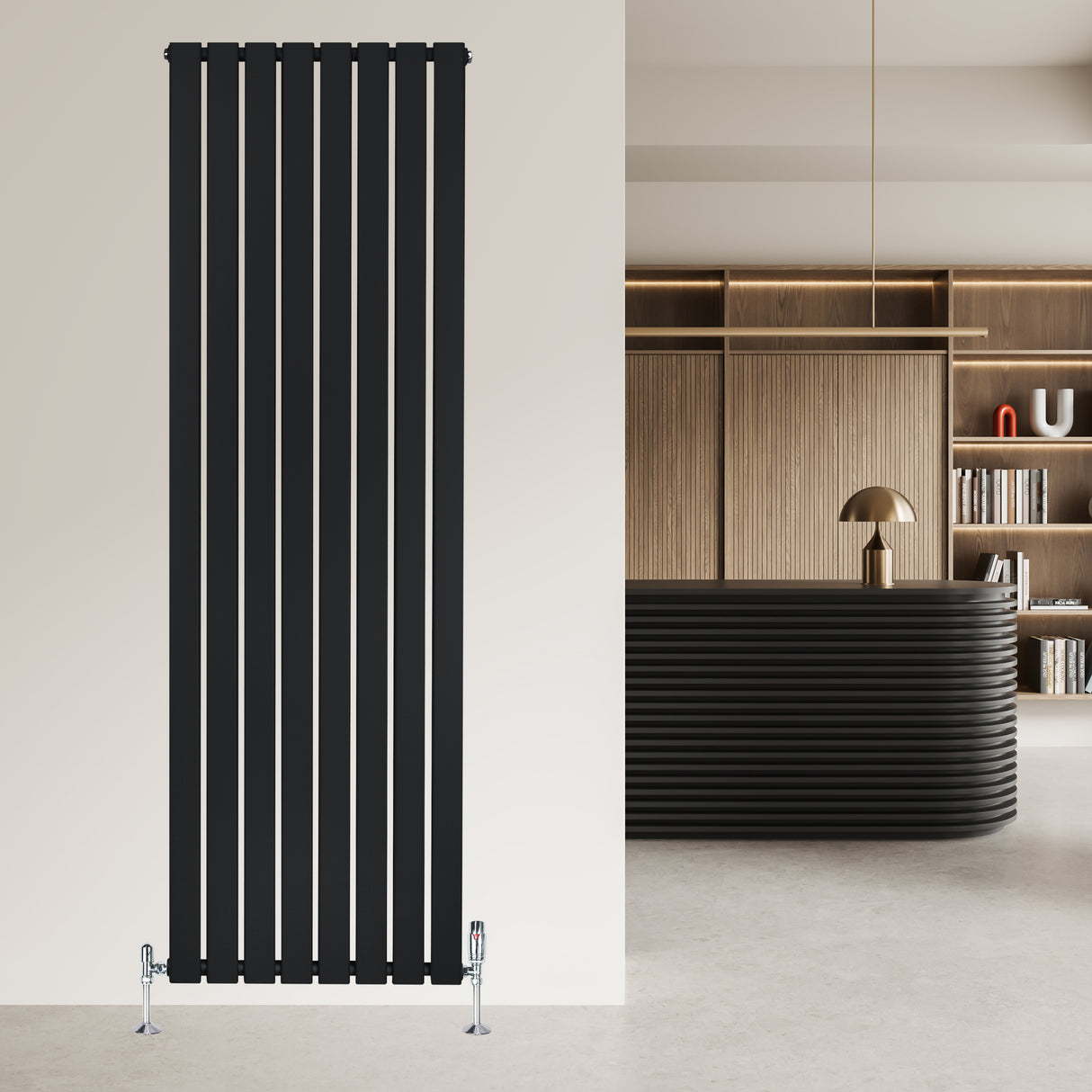 Schlanker, schwarzer Flachheizkörper mit vertikalen Lamellen, 1800mm x 560mm, elegant in modernem Raum mit minimalistischer Einrichtung