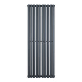 Gliederheizkörper in Anthrazitgrau, 1600mm x 600mm, mit schlanken, vertikalen Röhren und glatter Oberfläche, ideal für moderne Innenräume