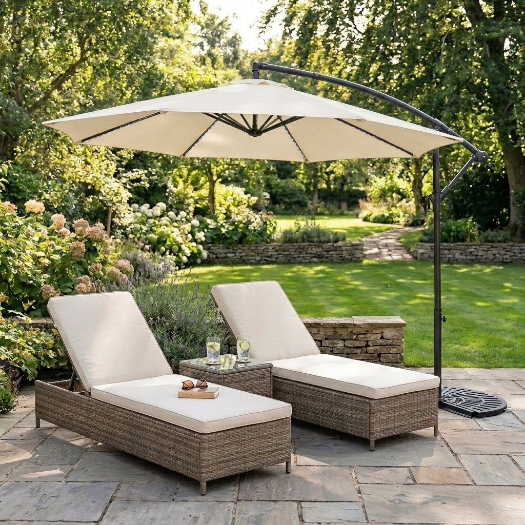 LED Ausleger-Sonnenschirm 3m mit Halbem Beschwerfuß – Creme