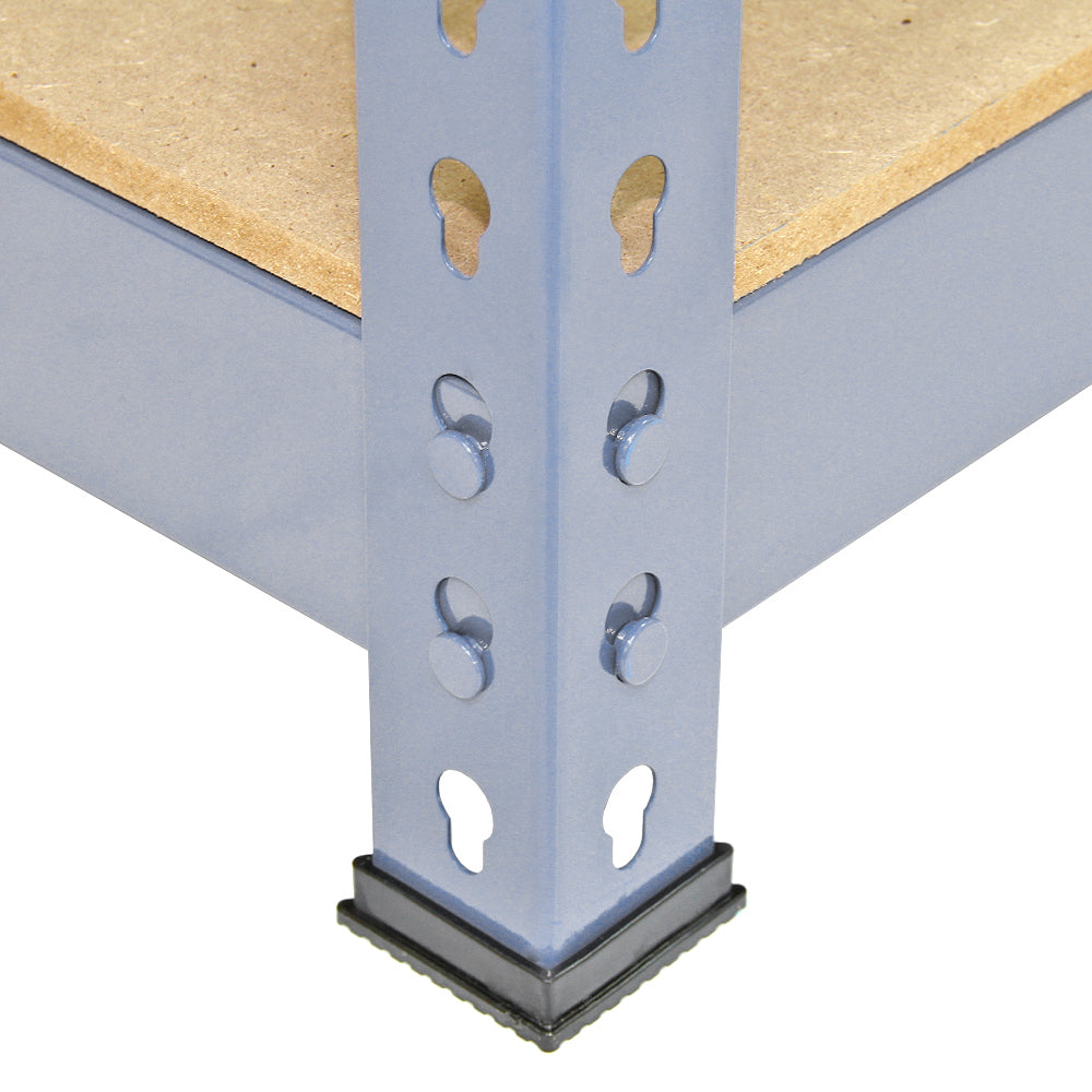 Graues Metallregal mit stabilen, perforierten Stützpfosten und einer robusten MDF-Platte, ideal für Lagerung und Organisation in verschiedenen Räumen