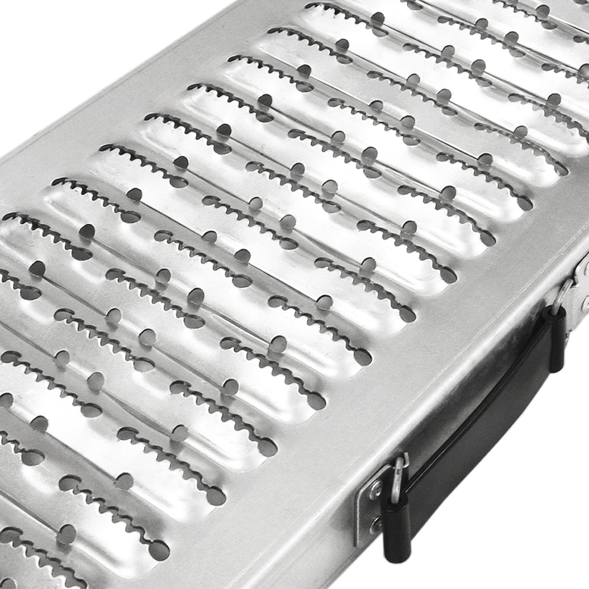Faltbare Motorradrampen aus robustem Aluminium mit rutschfester Oberfläche, wellenförmigem Design und praktischer Griffmulde für einfachen Transport